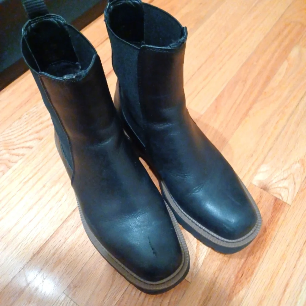 Sam Edelman lather ankle boots. - Picture 4 of 7